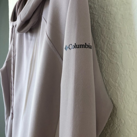 COLUMBIA sweater. Super soft and comfortable. - Picture 3 of 4